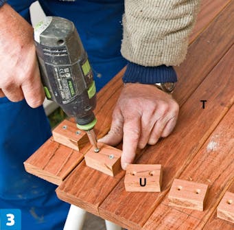 Bygga Cykelgarage: Skenorna till vagnen med cyklar Bygga Cykelgarage: Skenorna till vagnen med cyklar